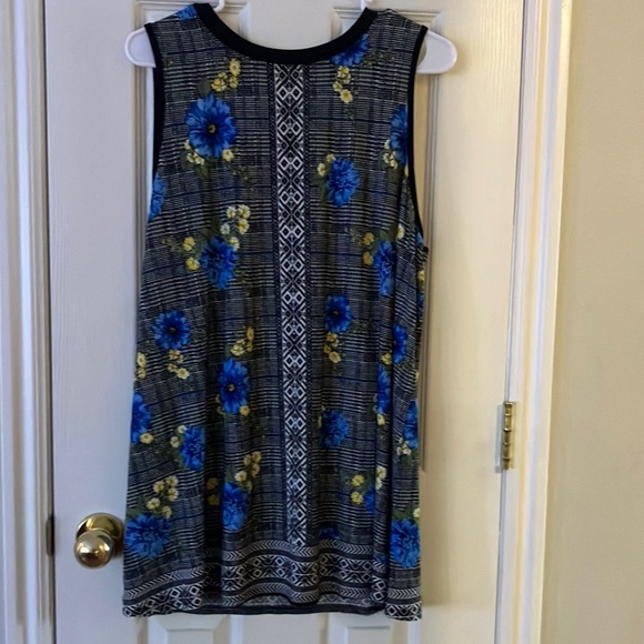 Apt. 9 Tops - Super cute summer tank top! Size XXL made by Apt. 9!!